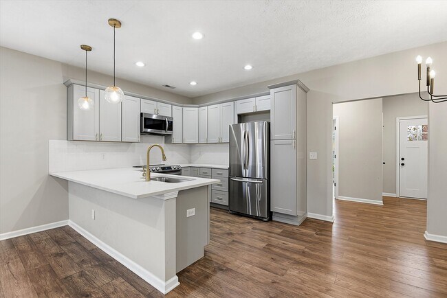 Building Photo - 630 N Hamilton Ave