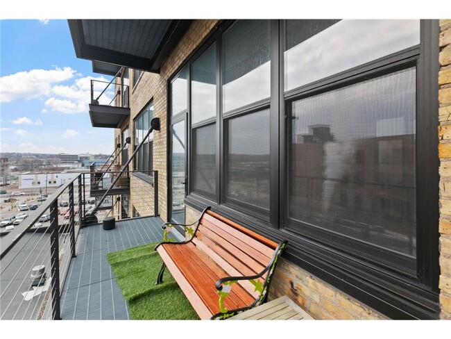 Building Photo - 290 Market St