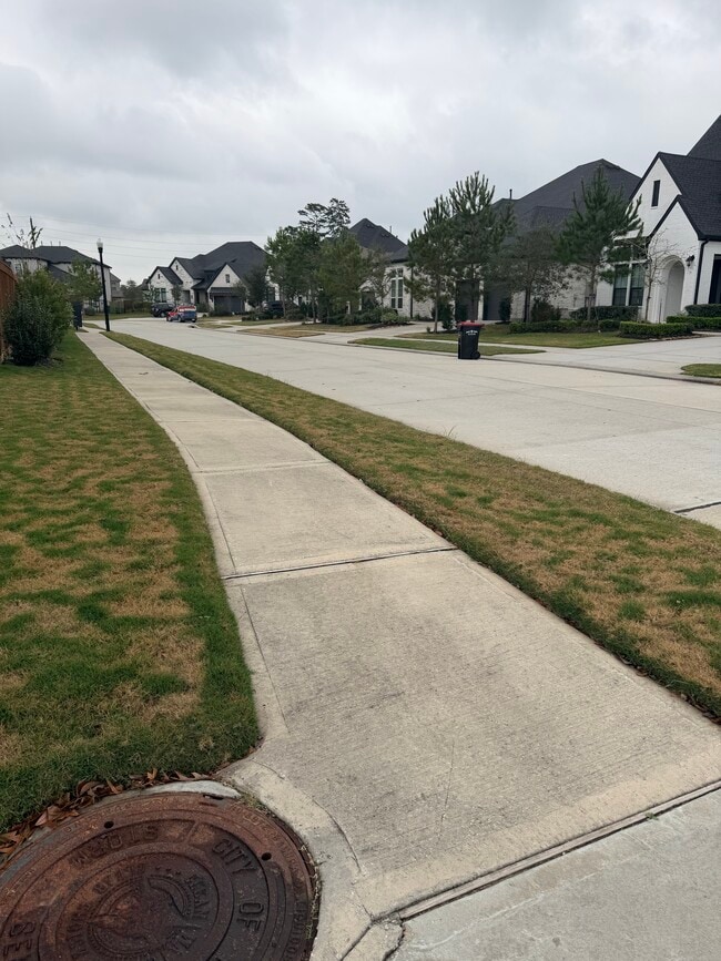 Building Photo - 5423 Caroline Lake Dr