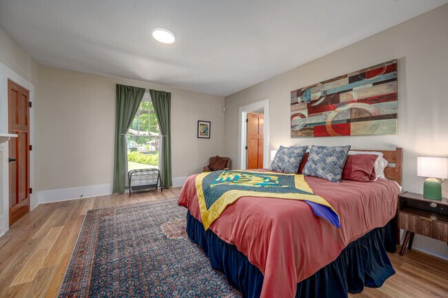 Building Photo - 500 W Rosemary St