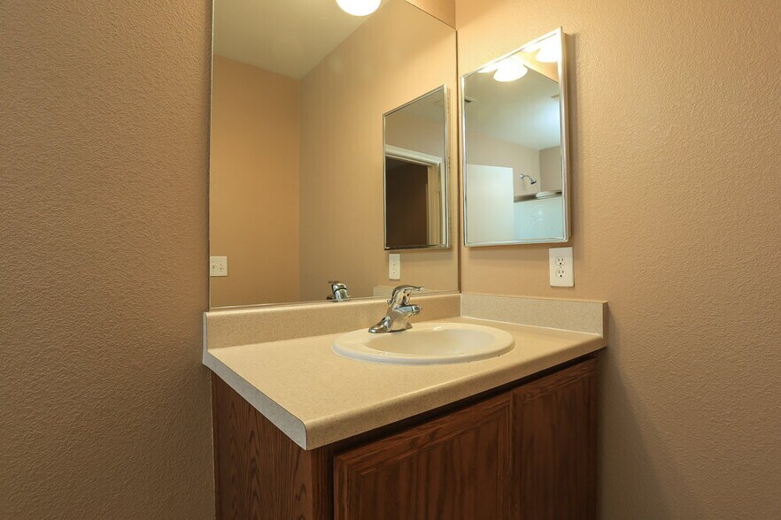 Building Photo - 4973 Blue Marlin Ave