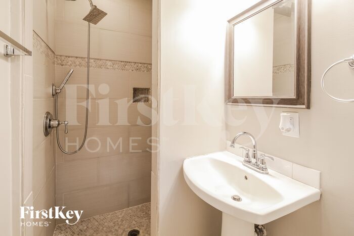 Building Photo - 3758 Aldea Dr