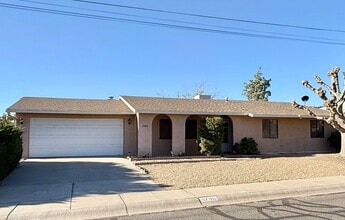 Building Photo - Charming 3-Bedroom Home Near Cerbat Cliffs...