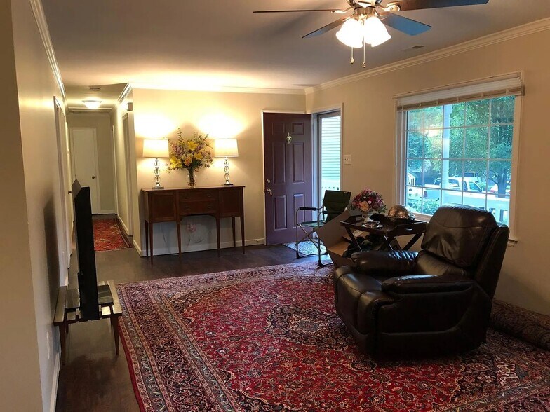 Building Photo - 8509 Long Tom Ct