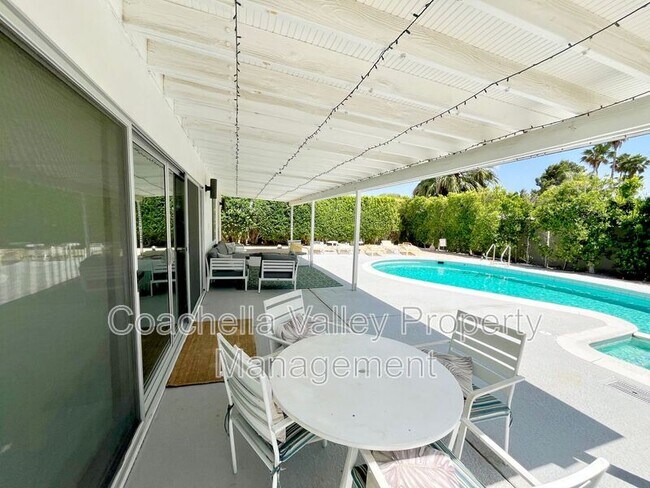 Building Photo - 2719 E Ventura Rd