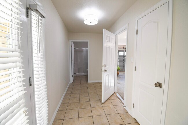 Building Photo - 735 Loblolly Bay Dr