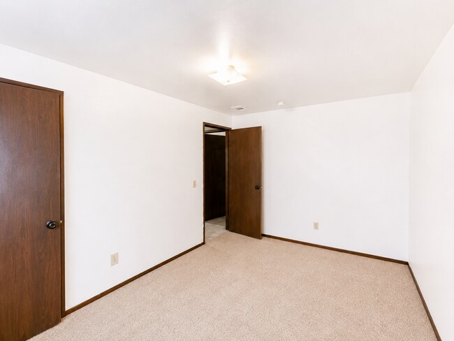 Building Photo - 1704 Antoine Ave