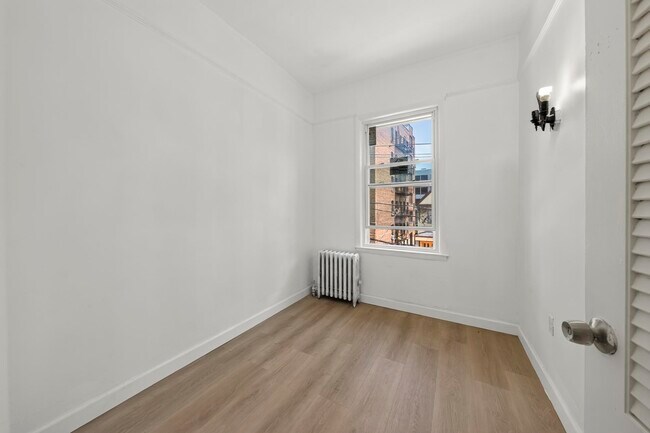 Building Photo - 73 Van Reypen St