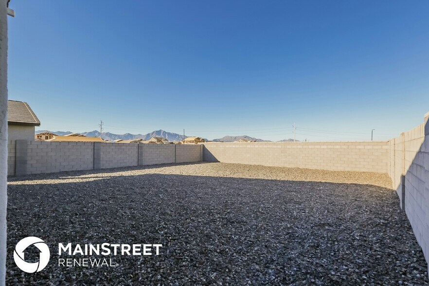 Building Photo - 8708 S 69th Dr