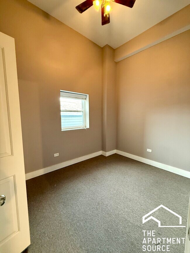 Building Photo - 3433 S Indiana Ave