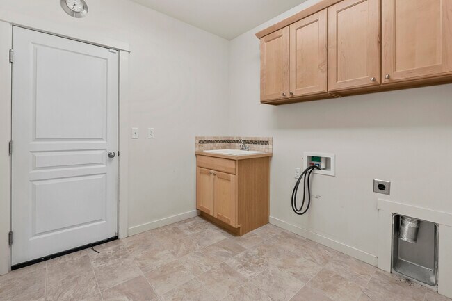 Building Photo - 120 S Voyage Ave