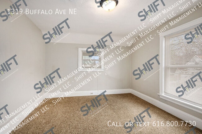 Building Photo - 1319 Buffalo Ave NE