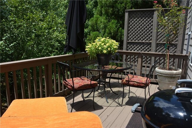 Building Photo - 2688 Rivers Edge Dr NE