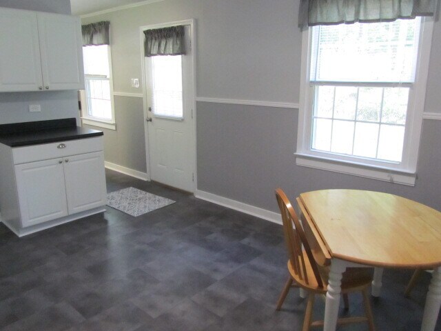 Building Photo - 4594 Shadow Lawn Dr