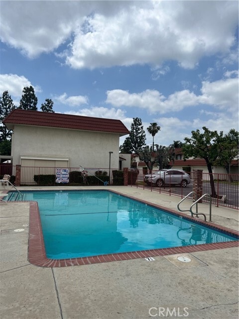 Building Photo - 9950 Reseda Blvd