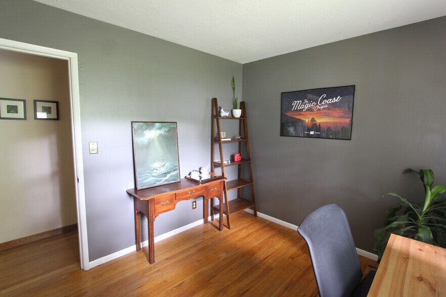 Building Photo - 10847 SW 59th Ave