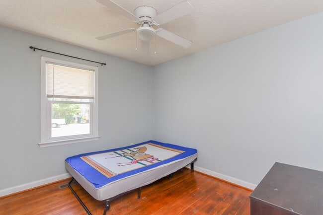 Building Photo - 614 Sedgefield Dr