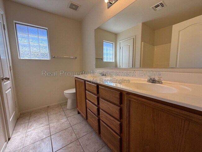 Building Photo - 9503 N 82nd Ln