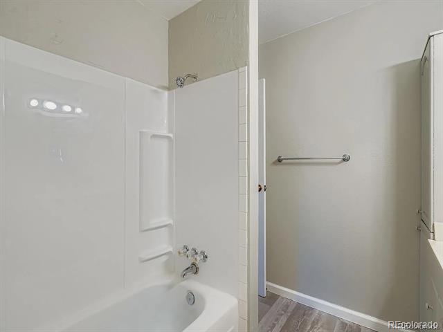 Building Photo - 140 E Highline Cir