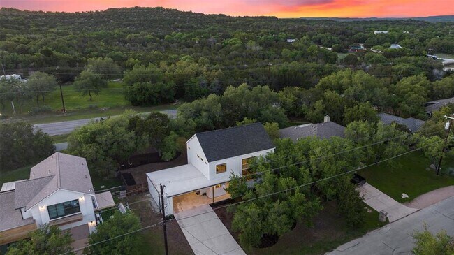 Building Photo - 22218 Briarcliff Dr