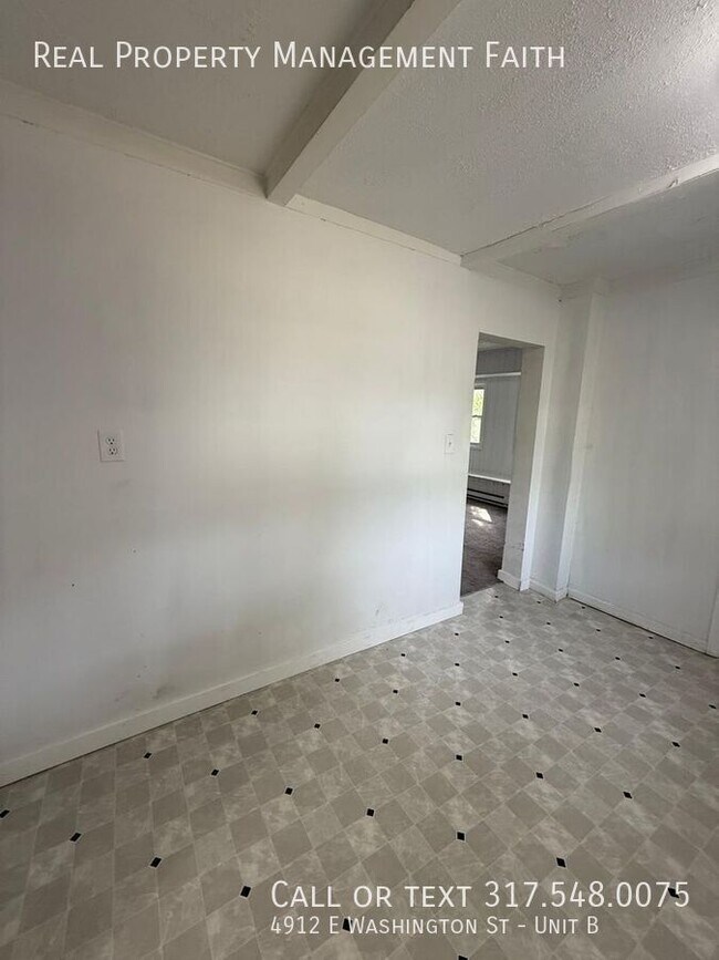 Building Photo - 4912 E Washington St