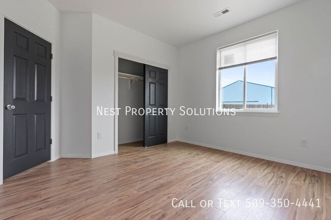 Building Photo - 45 Grant Dr