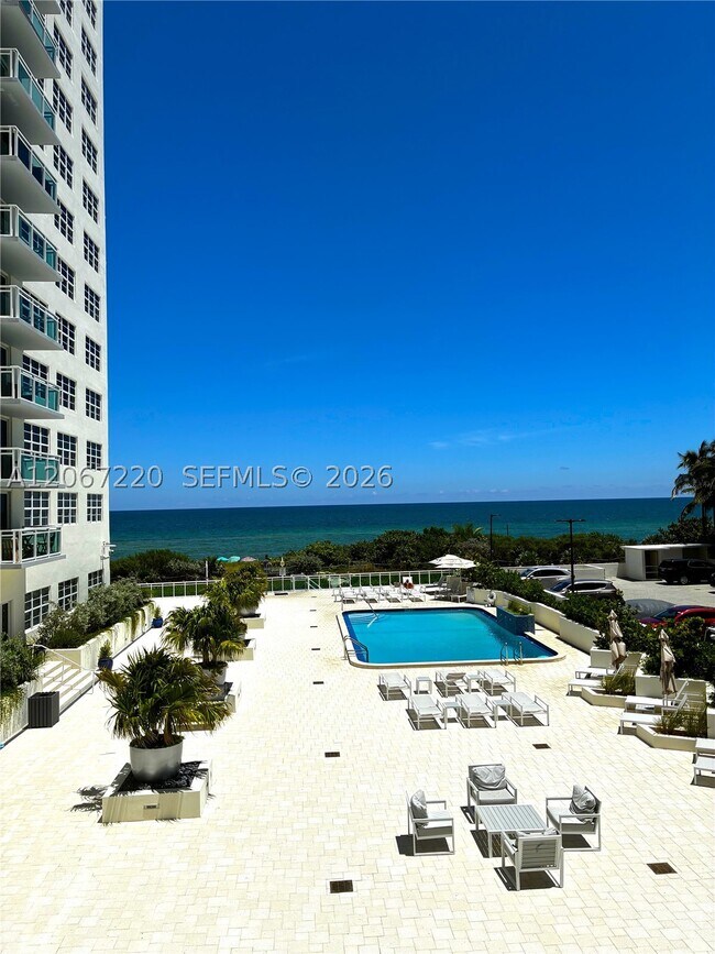Building Photo - 6917 Collins Ave