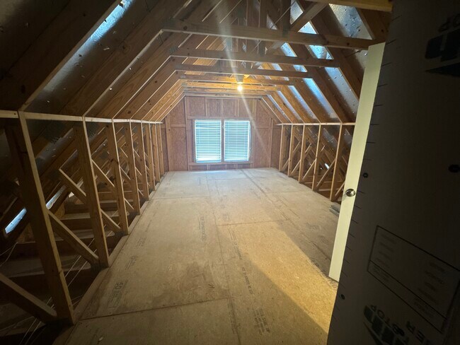 Building Photo - 78 Violetear Rdg