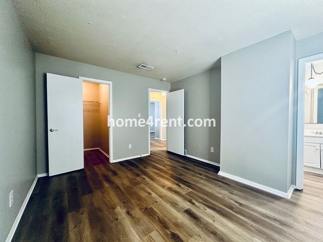 Building Photo - Newer LVP Flooring, Paint and SS Appliance...