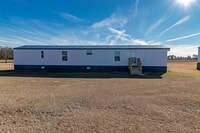 Building Photo - IMMACULATE 3 BR | 2 BA in Pikeville! Lawn ...