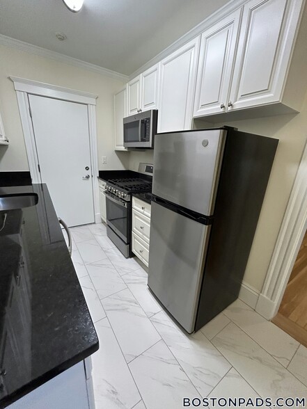 Building Photo - 22 Chauncy St