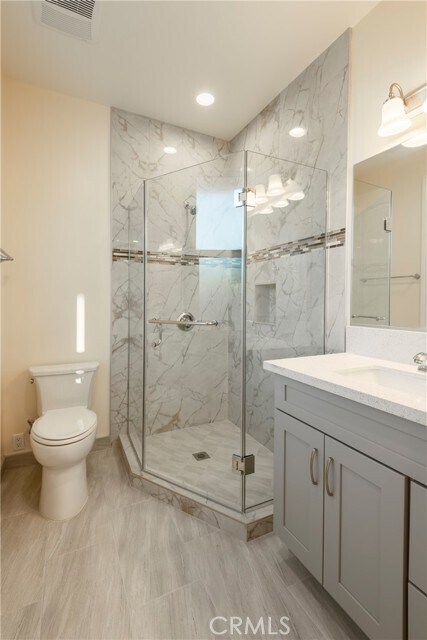 Building Photo - 5922 Encinita Ave