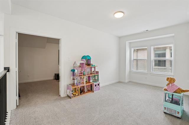 Building Photo - 422 Firecrest Ln