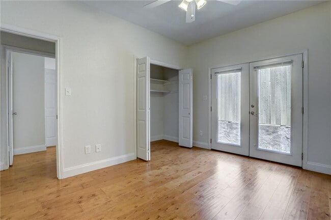 Building Photo - 1610 Waterston Ave