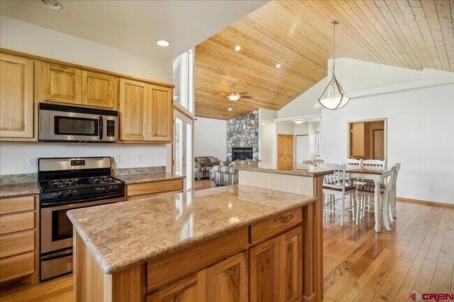 Building Photo - 3-Bedroom Home in Prime Location