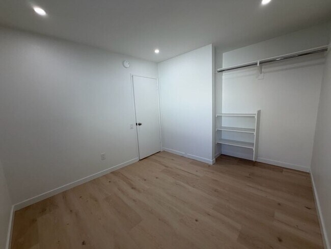 Building Photo - 4783 Mayflower Way
