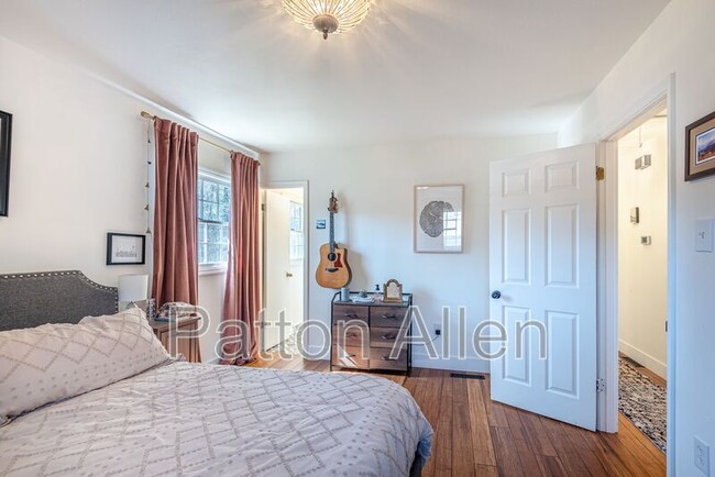 Building Photo - 7 Brookcliff Dr