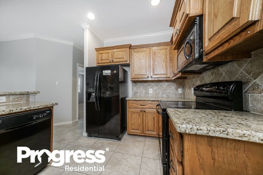 Building Photo - 16109 McQueen Rd
