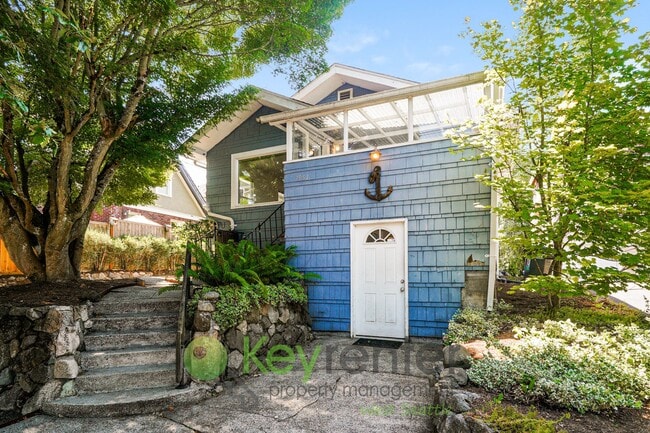 Building Photo - Spacious 4-Bedroom Seattle Home with Bonus...