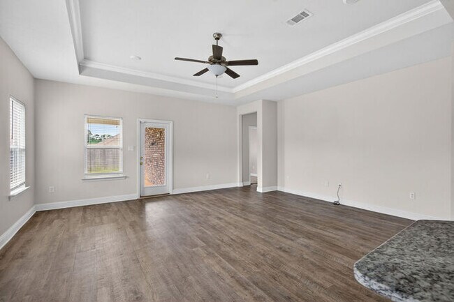 Building Photo - 15610 Ridge Ct
