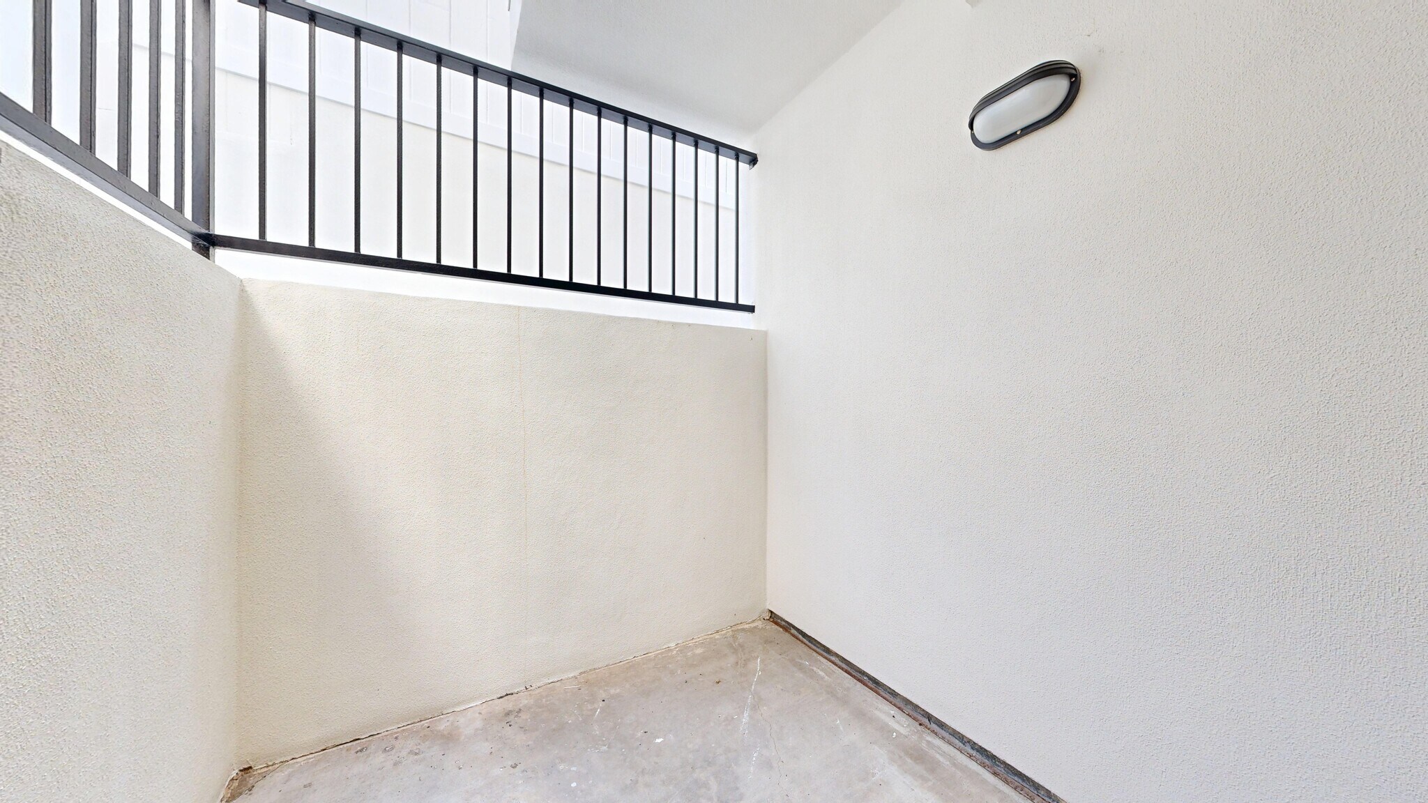 Building Photo - 1318 Manhattan Ave