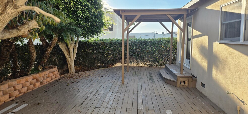 Building Photo - 906 2nd St