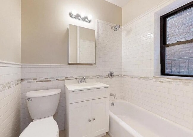 Building Photo - Lexington Avenue