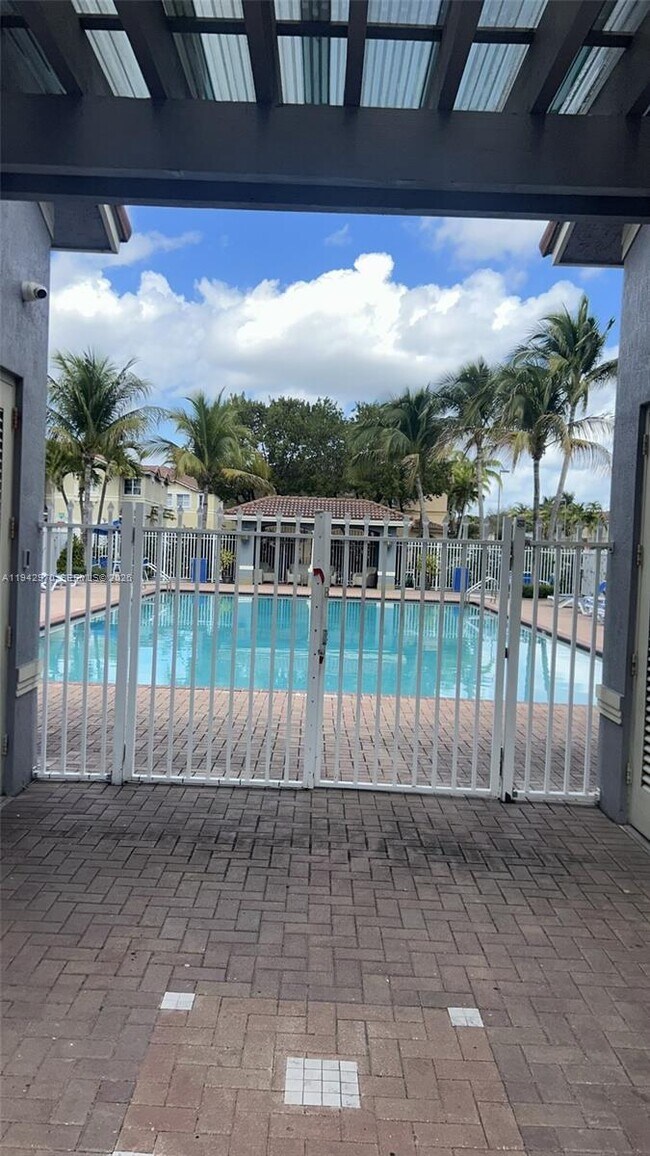 Building Photo - 10740 NW 83rd St