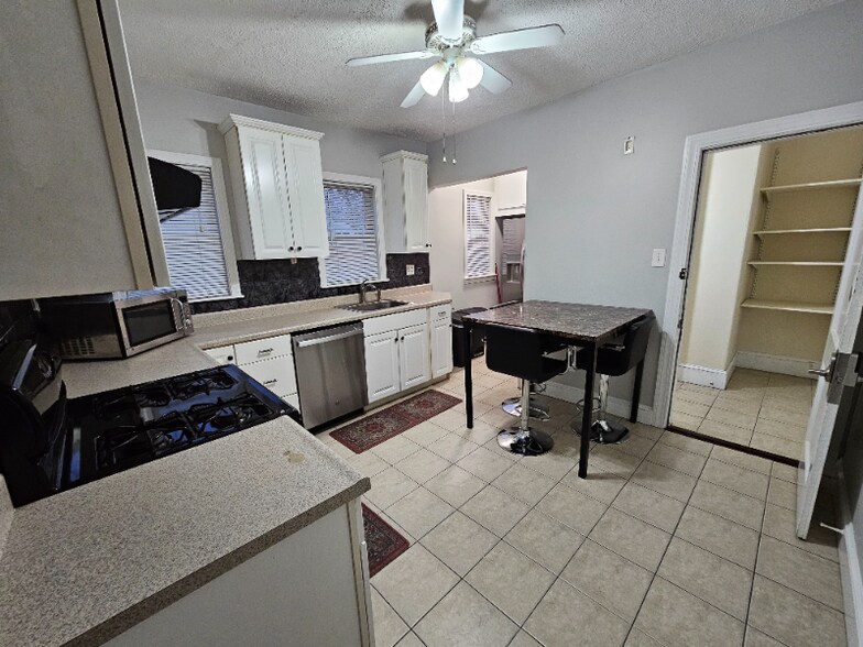 Building Photo - 15 New Hampshire Ave