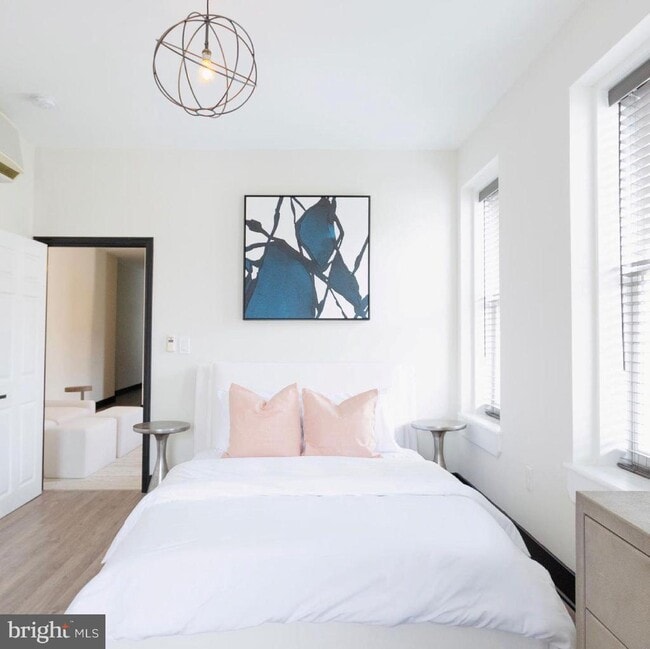 Building Photo - 13 E Read St