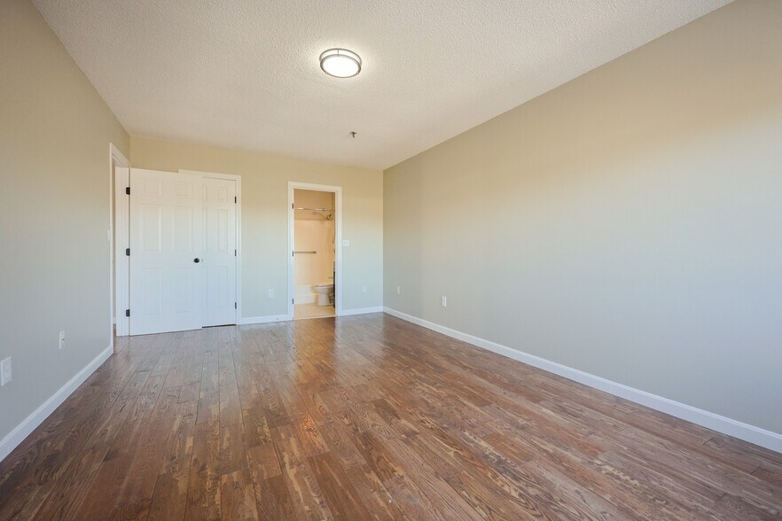 Building Photo - 3920 Mystic Valley Pky