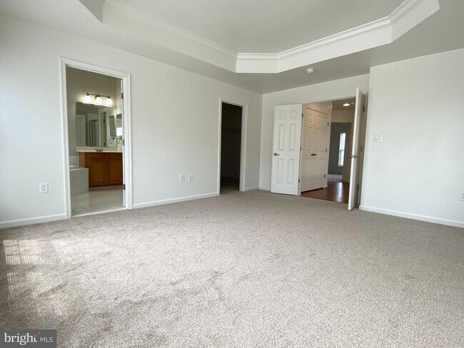 Building Photo - 5633 Sheals Ln