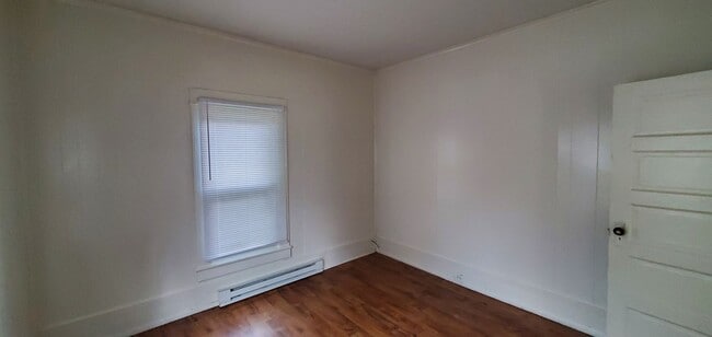 Building Photo - 3 Bedroom 1 Bathroom House