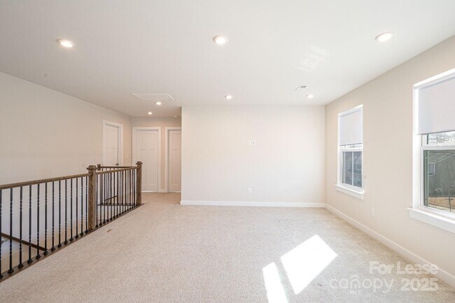 Building Photo - 10036 Paper Birch Dr